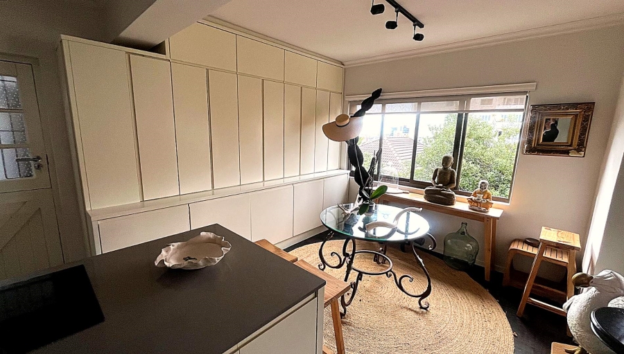 To Let 1 Bedroom Property for Rent in Bantry Bay Western Cape